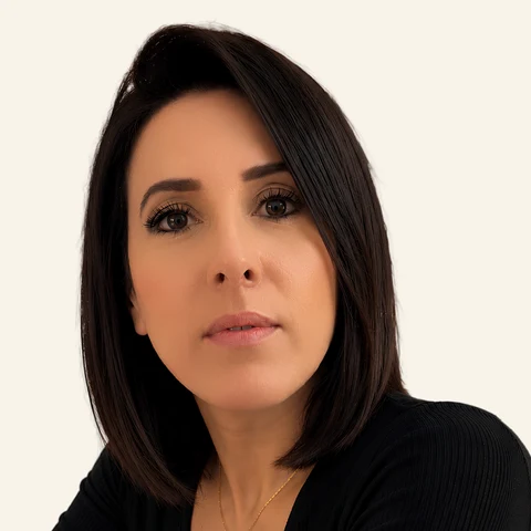 Hadda, infirmière anesthésiste et facialiste HBEAUTY SAINT-TROPEZ